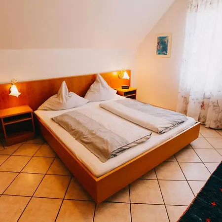 Bio-weingut Staffelter Hof