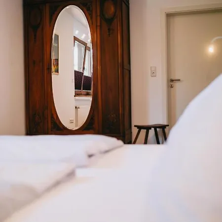 Bio-weingut Staffelter Hof Kır Evi *