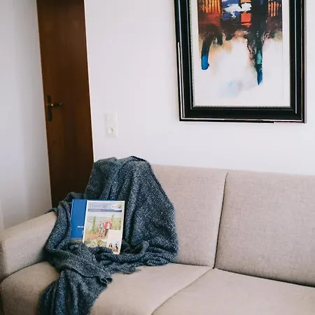 Bio-weingut Staffelter Hof Kır Evi Kröv