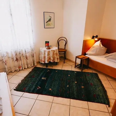 Bio-weingut Staffelter Hof Kır Evi Kröv